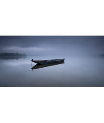 Barque dans la brume du lac de Vioreau
