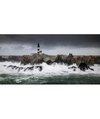 Phare du Créac'h à Ouessant, rochers et vagues