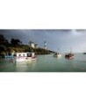 Bateaux de pêche à l'entrée du port de Doëlan