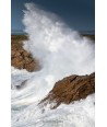Tempête Céline, explosion d'écume entre les rochers de Quiberon