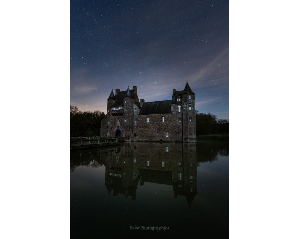 Château de Trécesson à la nuit tombante