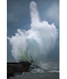 Tempête Aline à Lomener, gerbe d'écume sur la digue