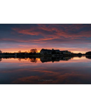 Étang de Paimpont, reflet parfait au crépuscule