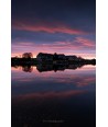 Étang de Paimpont au crépuscule, ciel rose