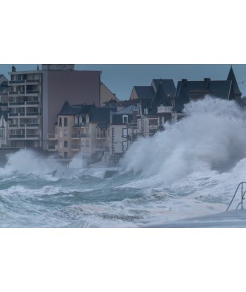 Saint-Malo — déferlement de...