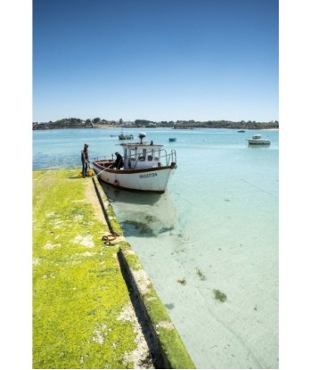 Bateau de pêche à quai sur...
