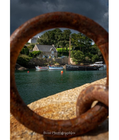 Port de Doëlan — La maison de Benoîte Groult à travers l'anneau