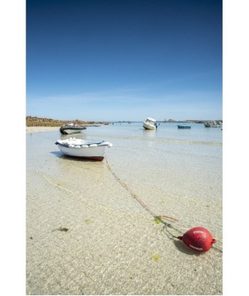 Bouée rouge et barques...