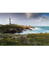 Ouessant — phare du Créac'h dominant la côte herbeuse et la mer