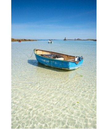Vieille barque bleue au...