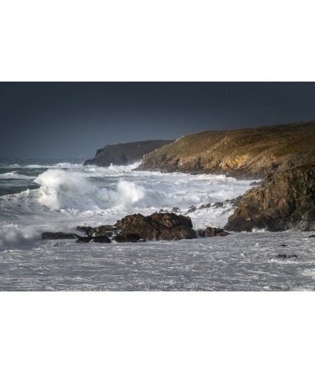 Tempête Herminia, la côte de la pointe du Raz sous les vagues