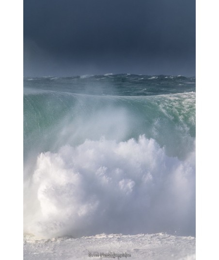 Tempête Herminia, nuage d'écume à la pointe du Raz
