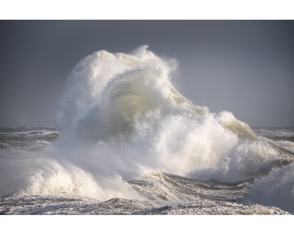 Tempête Herminia, vague translucide à Lesconil
