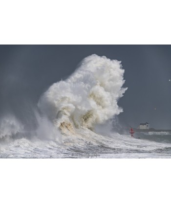 Tempête Herminia à Lesconil, la vague se dresse