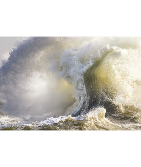 Tempête Herminia à Lesconil, vague en rouleau dans la lumière