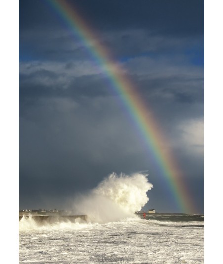 Tempête Herminia, arc-en-ciel et vague à Lesconil