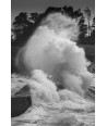 Tempête Bert, explosion d'écume à Doëlan — noir et blanc