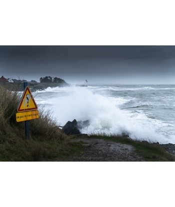 Tempête Éowyn, panneau de danger face à la digue de Doëlan