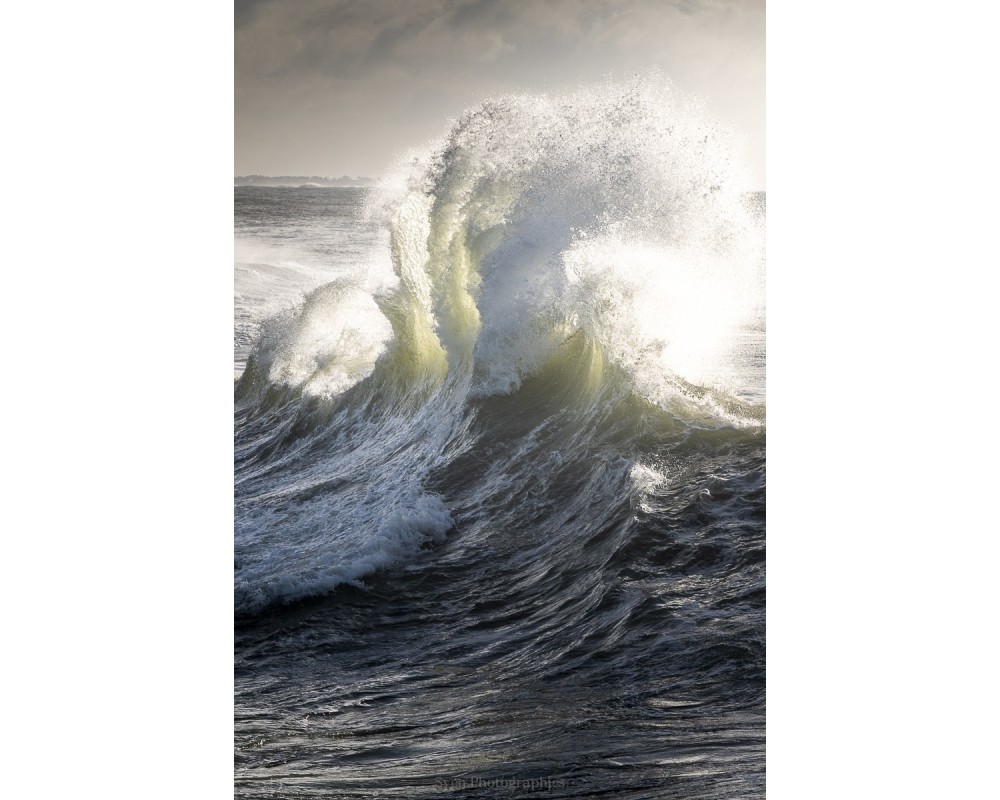 Tempête Éowyn, ressac à Doëlan — vague verte translucide