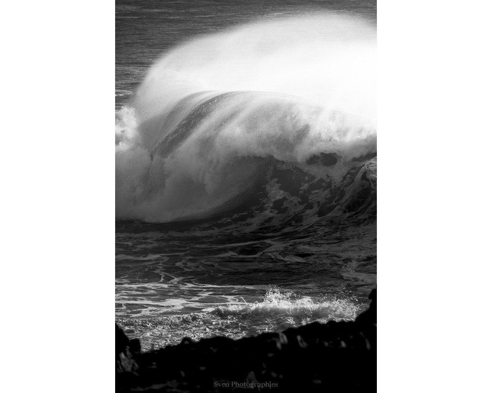 Tempête Éowyn à Doëlan, vague déferlante et embruns