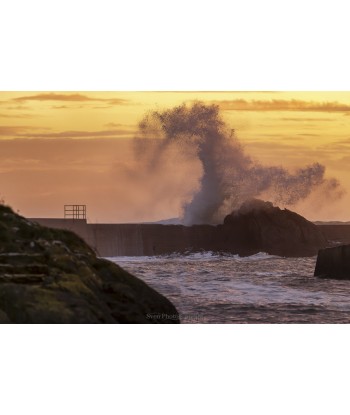 Tempête Floriane, vague dorée sur la digue de Doëlan