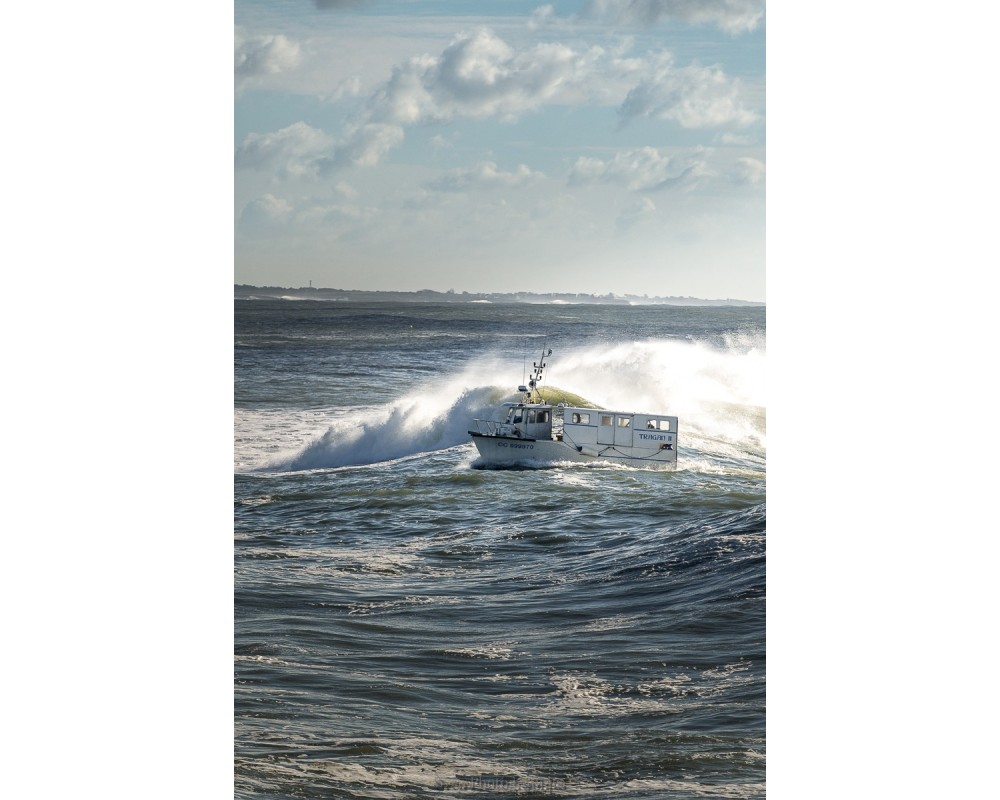 Tempête Floriane, la vague passe sur la digue de Doëlan