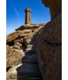 Escalier de granite vers le phare Mean Ruz — Chaos de Ploumanac'h, ciel bleu