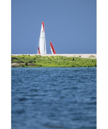 Les Glénan — voiles rouges...