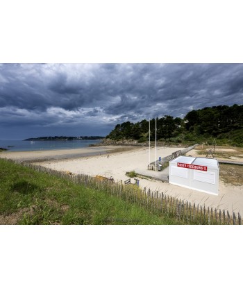 Kerfany — poste de secours...
