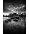 Port de Doëlan, nuages filés et reflets — noir et blanc