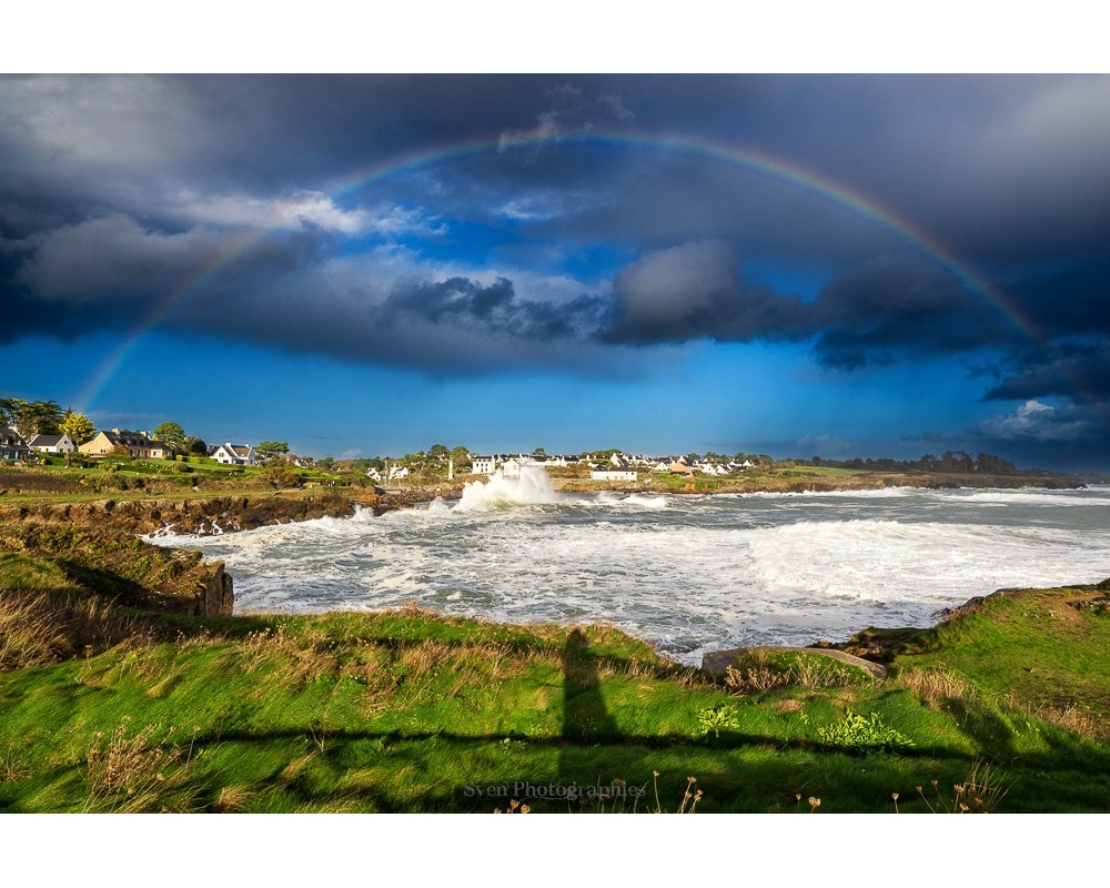 Tempête Benjamin, arc-en-ciel et mer blanche à Doëlan