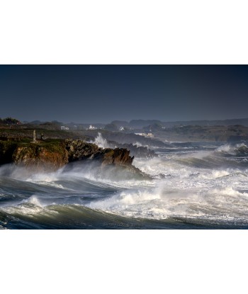 Tempête Benjamin à Doëlan, côte rocheuse sous l'écume