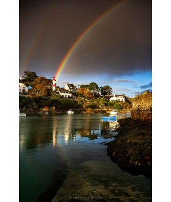 Arc-en-ciel sur la rive de...