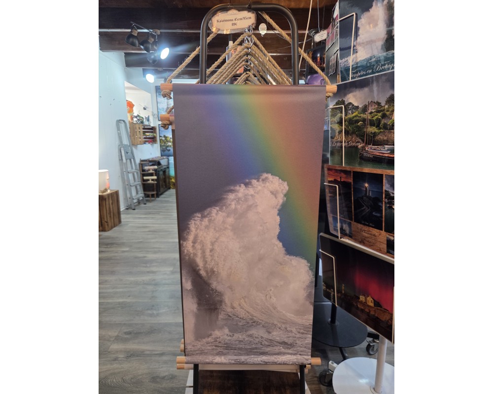 Kakemono Lesconil, arc-en-ciel et vague – 45 × 95 cm