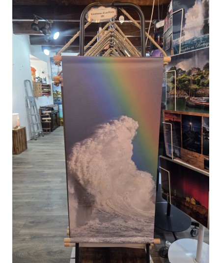 Kakemono Lesconil, arc-en-ciel et vague – 45 × 95 cm