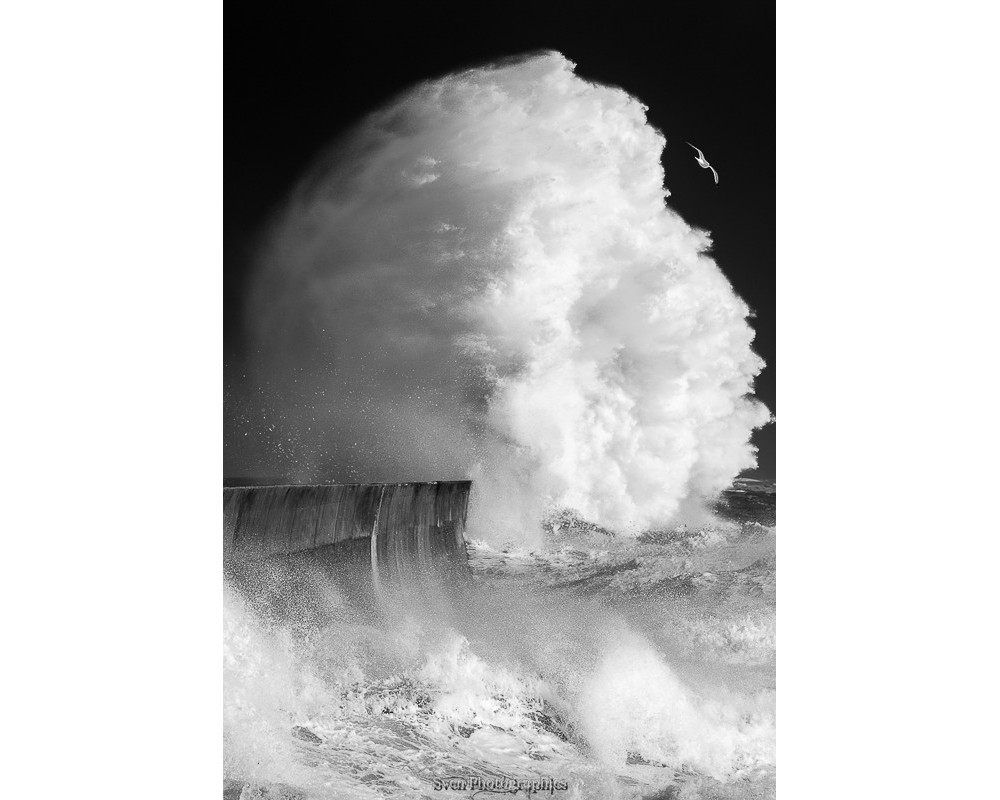 Tempête Joseph, mur d'écume au-dessus de Lesconil