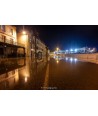 Quimperlé — Les quais déserts, étoiles de lumière dans la ville noyée
