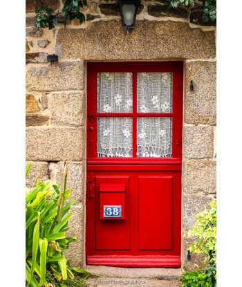 Kercadic — porte rouge au...