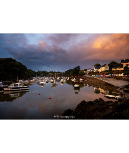 Lumière après l'orage sur le port de Doëlan – Bretagne