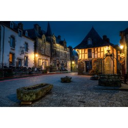 Rochefort-en-Terre, maison à colombages à l'heure bleue