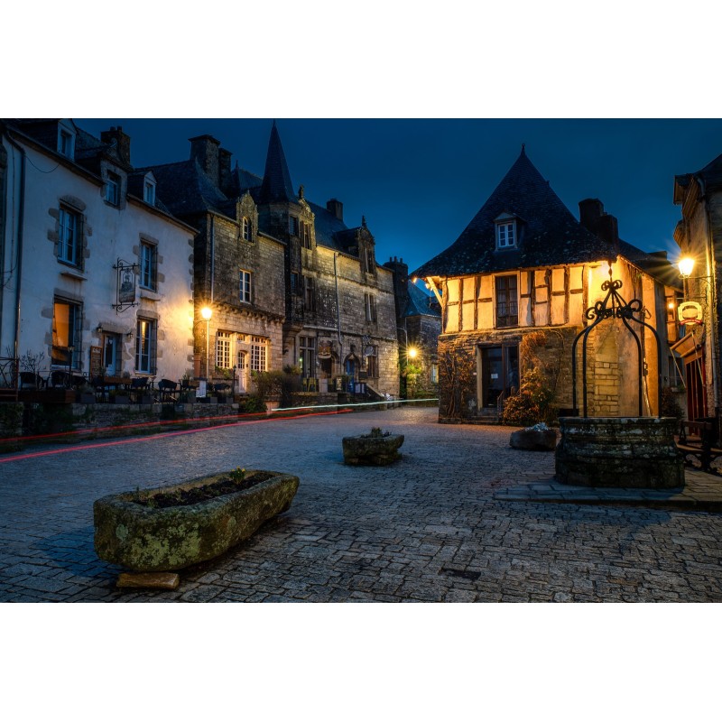 Rochefort-en-Terre, maison à colombages à l'heure bleue