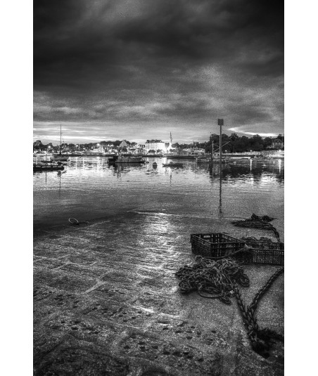 Port de Sainte-Marine en noir et blanc — bateaux et reflets