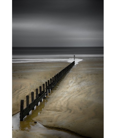 Plage de Rochebonne, Saint-Malo — brise-lames en noir et blanc